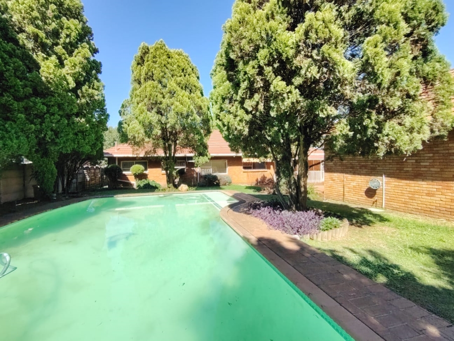 To Let 4 Bedroom Property for Rent in Brackendowns Gauteng