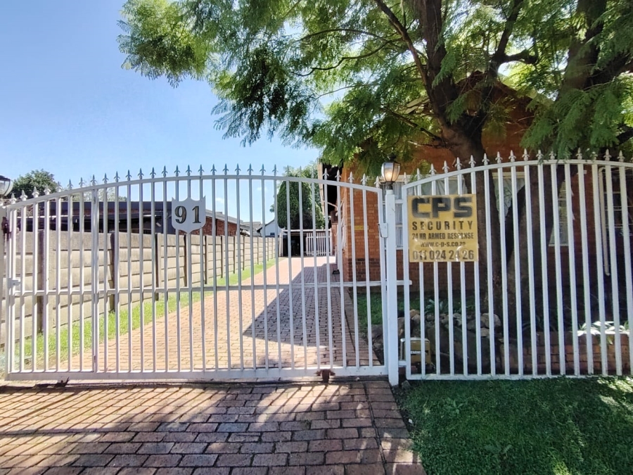 To Let 4 Bedroom Property for Rent in Brackendowns Gauteng