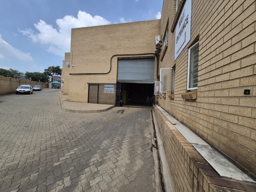 To Let commercial Property for Rent in Sunnyrock Gauteng