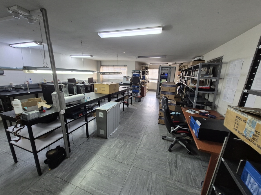 To Let commercial Property for Rent in Sunnyrock Gauteng