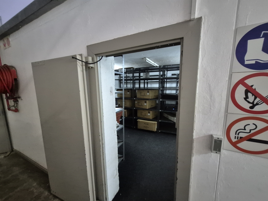 To Let commercial Property for Rent in Sunnyrock Gauteng