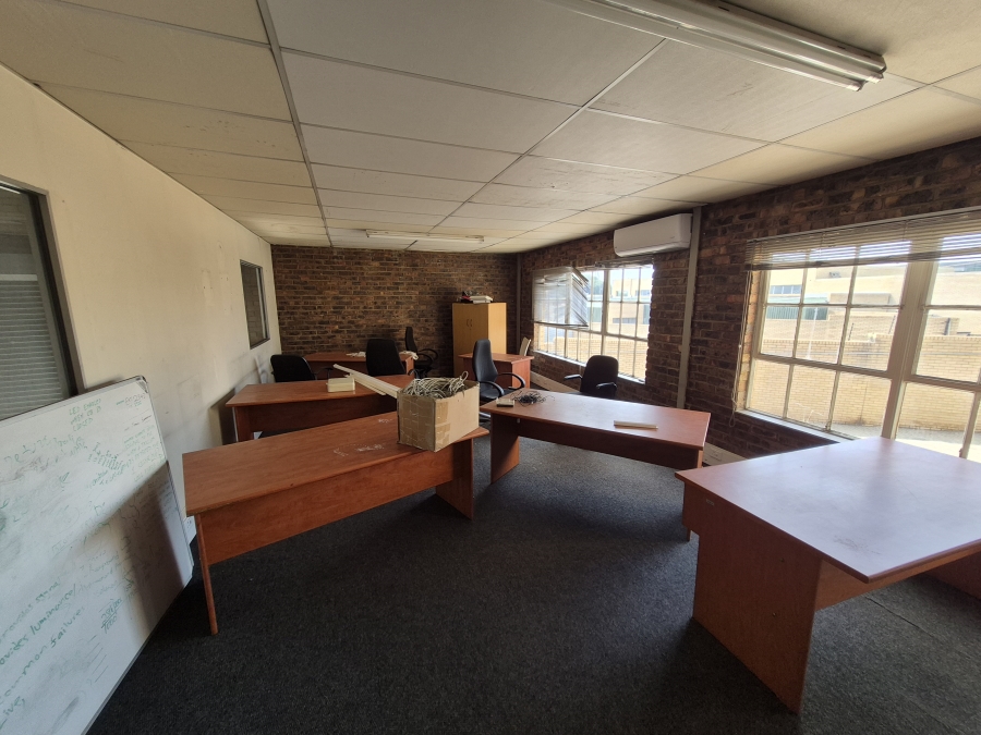 To Let commercial Property for Rent in Sunnyrock Gauteng