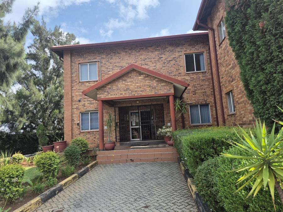 To Let commercial Property for Rent in Meadowdale Gauteng