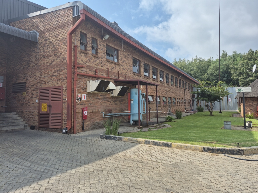 To Let commercial Property for Rent in Meadowdale Gauteng