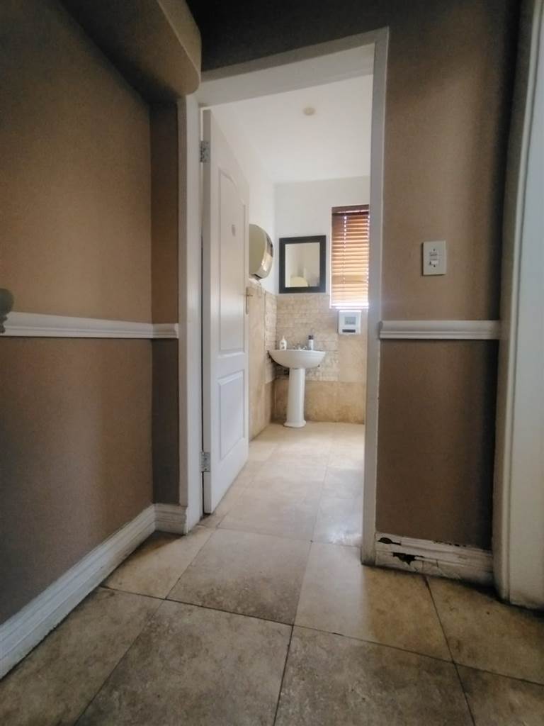 To Let commercial Property for Rent in Houghton Estate Gauteng