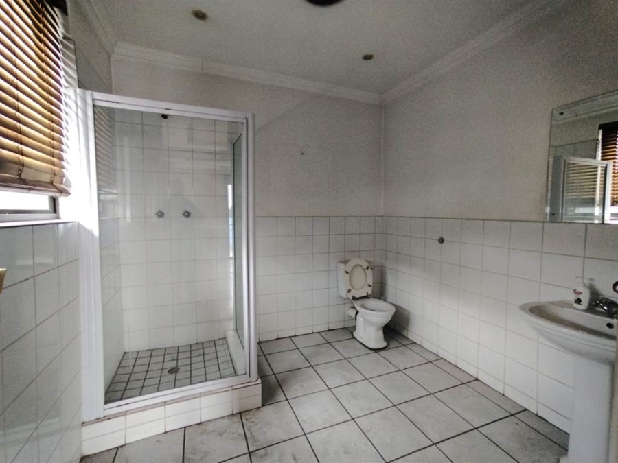 To Let commercial Property for Rent in Houghton Estate Gauteng