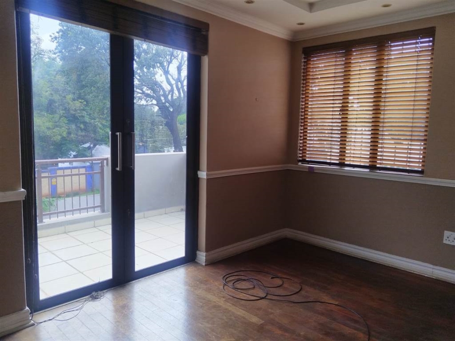 To Let commercial Property for Rent in Houghton Estate Gauteng