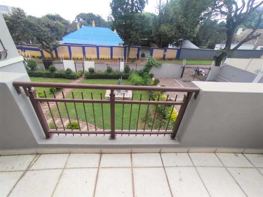 To Let commercial Property for Rent in Houghton Estate Gauteng