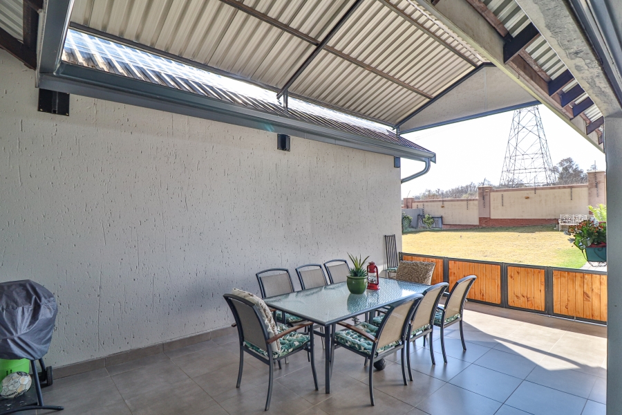 3 Bedroom Property for Sale in Rietvlei Heights Country Estate Gauteng