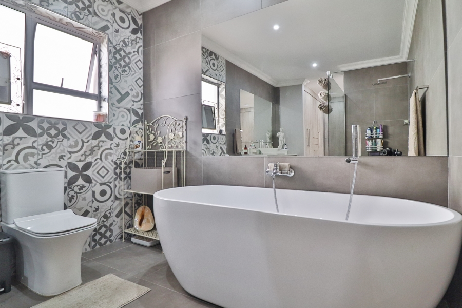 3 Bedroom Property for Sale in Rietvlei Heights Country Estate Gauteng