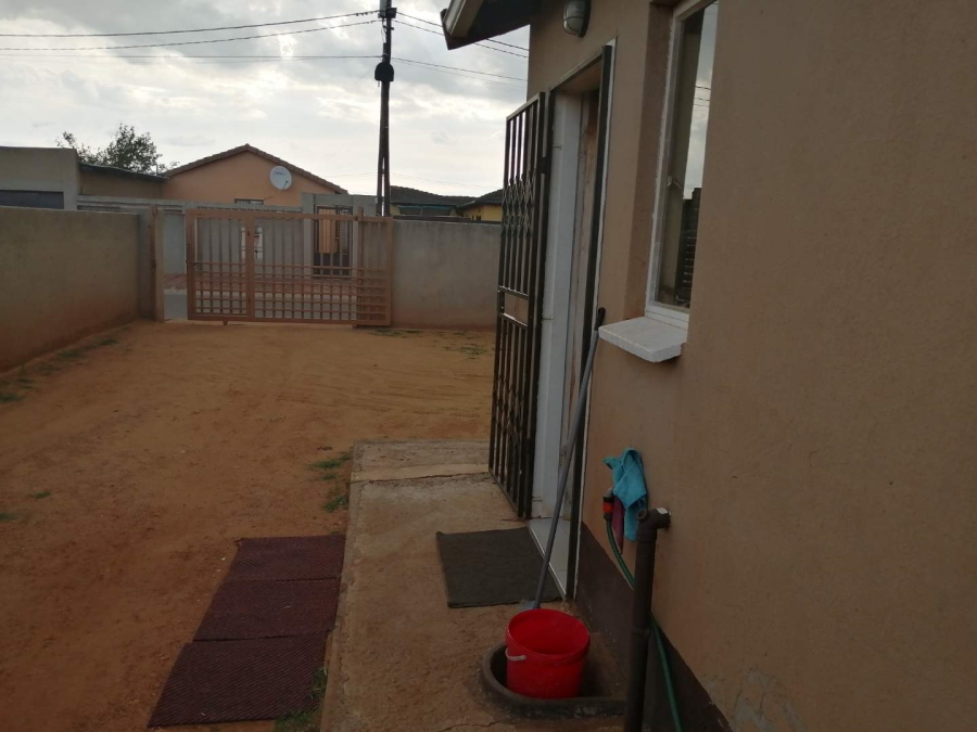 2 Bedroom Property for Sale in Protea Glen Gauteng