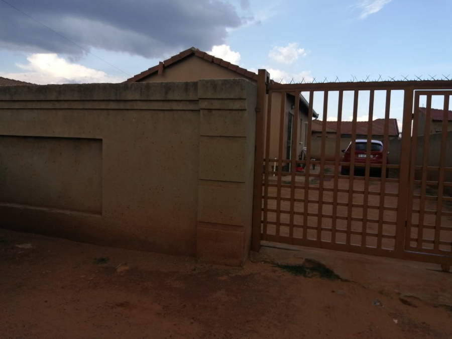 2 Bedroom Property for Sale in Protea Glen Gauteng
