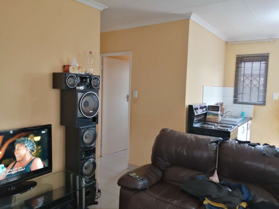 2 Bedroom Property for Sale in Protea Glen Gauteng