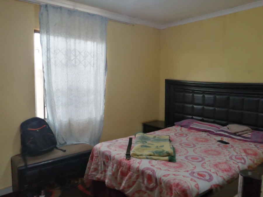 2 Bedroom Property for Sale in Protea Glen Gauteng