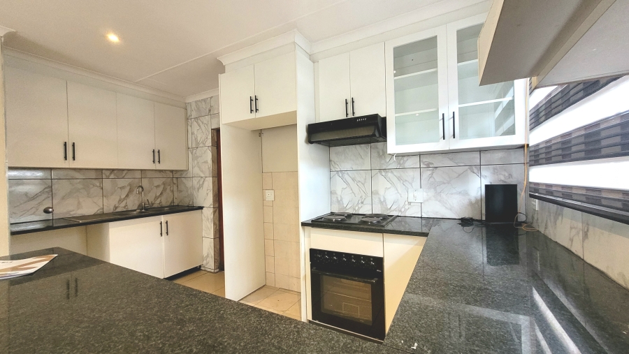 To Let 3 Bedroom Property for Rent in The Reeds Gauteng