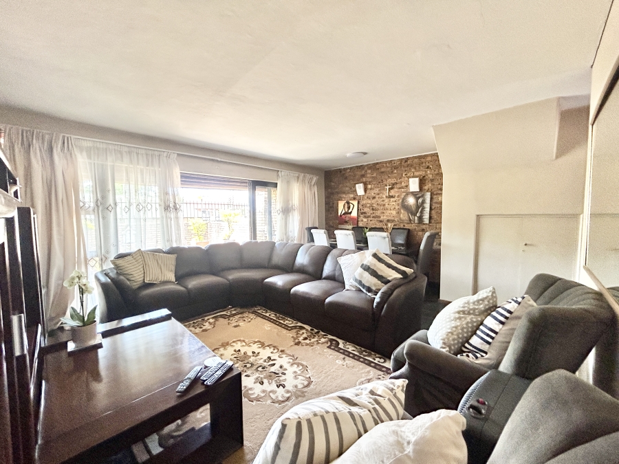 To Let 3 Bedroom Property for Rent in Silverton Gauteng