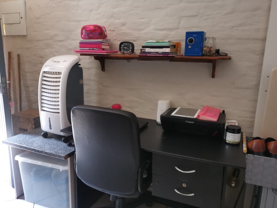 1 Bedroom Property for Sale in Philip Nel Park Gauteng