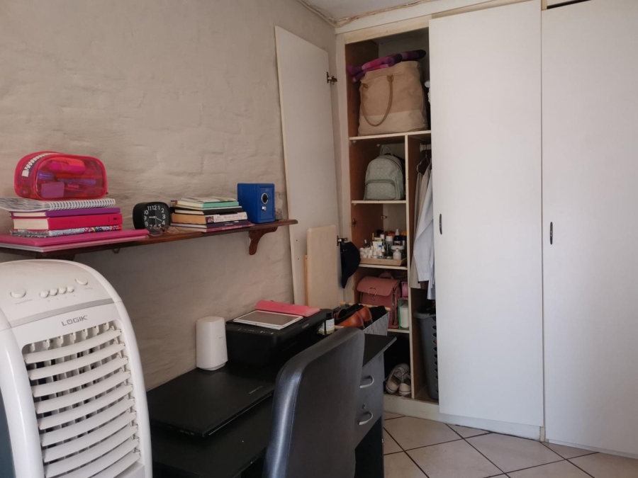 1 Bedroom Property for Sale in Philip Nel Park Gauteng