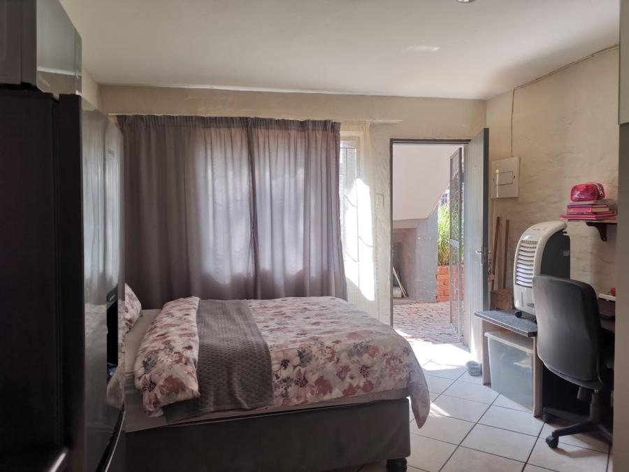 1 Bedroom Property for Sale in Philip Nel Park Gauteng