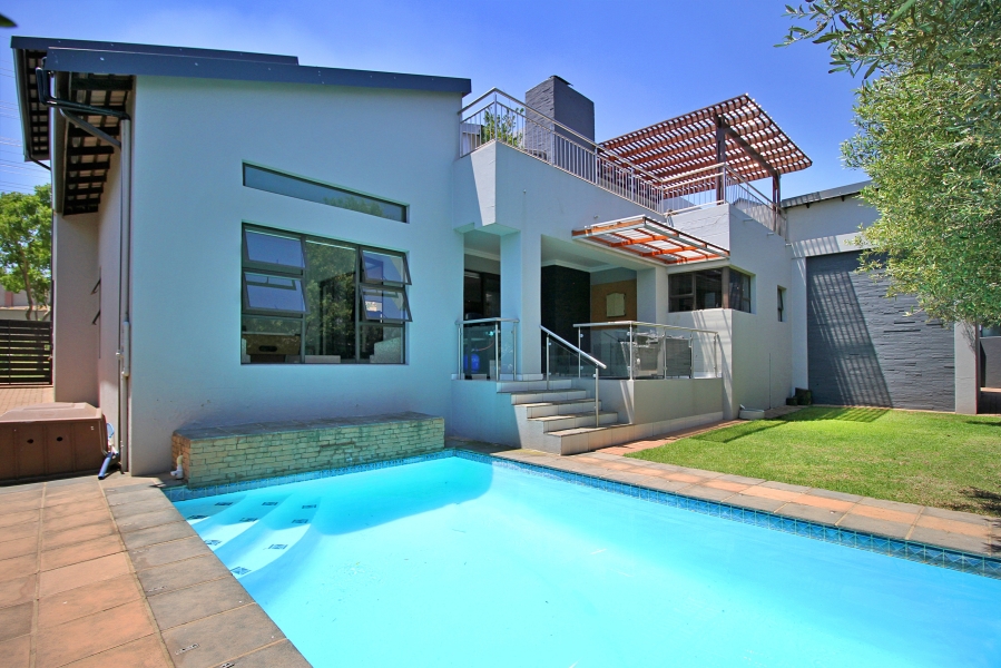 4 Bedroom Property for Sale in Waterfall Country Village Gauteng
