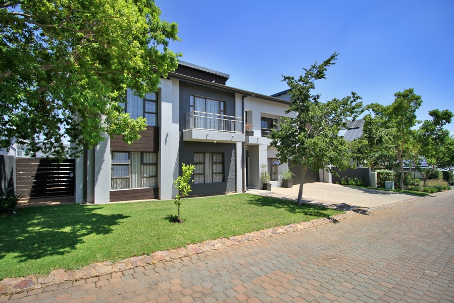 4 Bedroom Property for Sale in Waterfall Country Village Gauteng