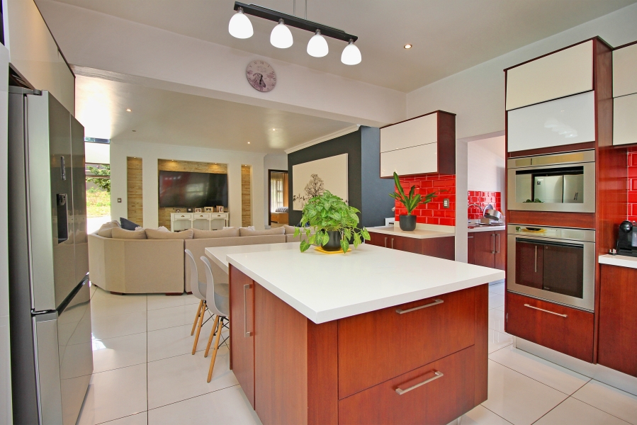 4 Bedroom Property for Sale in Waterfall Country Village Gauteng