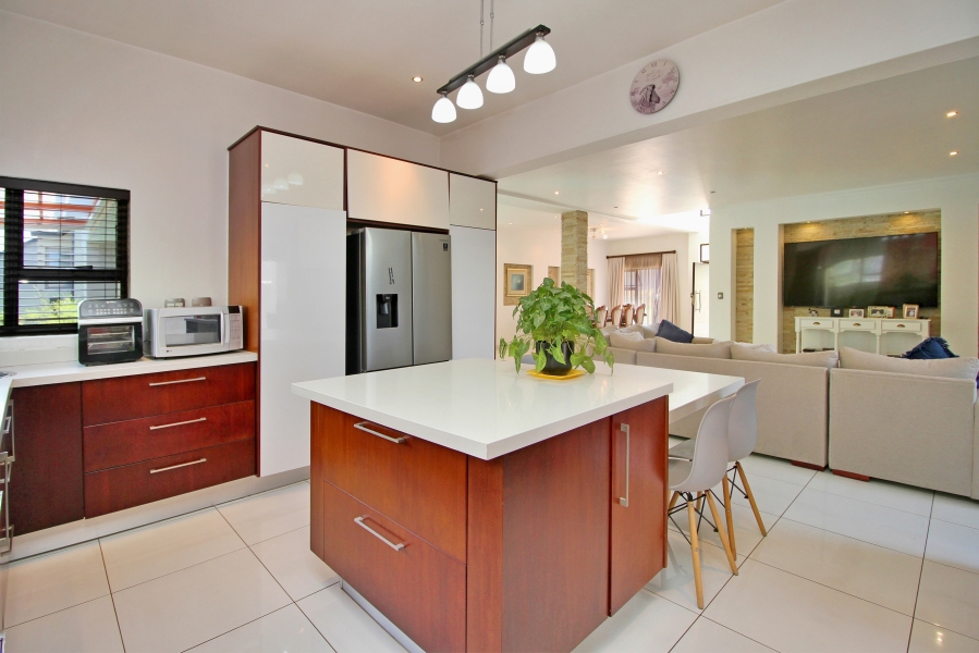 4 Bedroom Property for Sale in Waterfall Country Village Gauteng