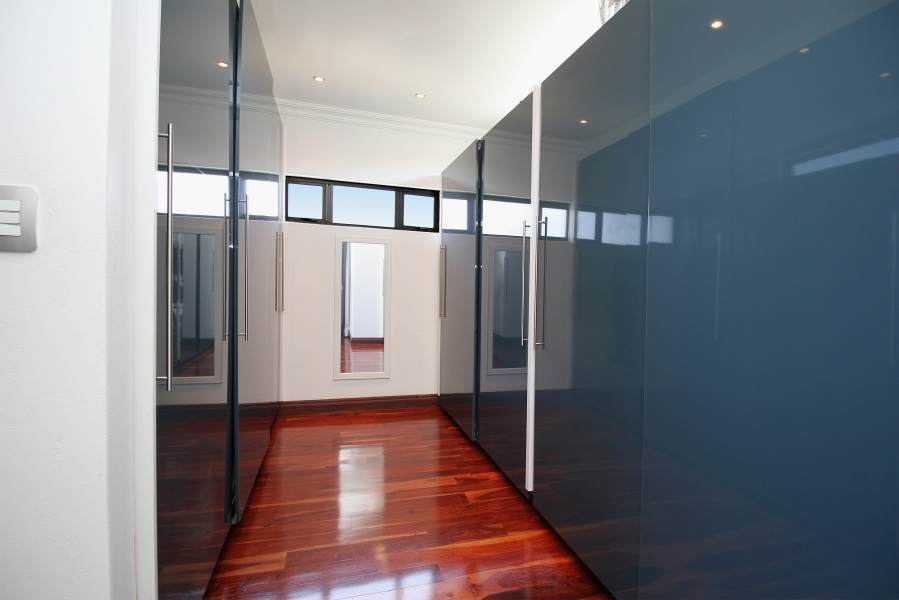 4 Bedroom Property for Sale in Waterfall Country Village Gauteng