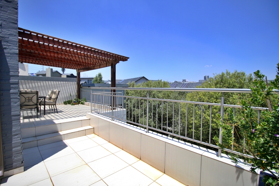 4 Bedroom Property for Sale in Waterfall Country Village Gauteng