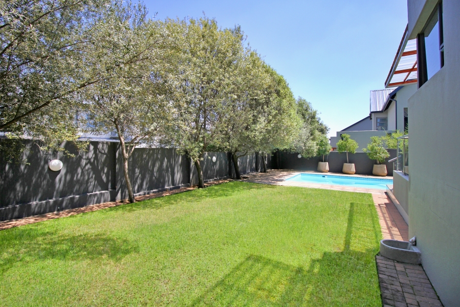 4 Bedroom Property for Sale in Waterfall Country Village Gauteng