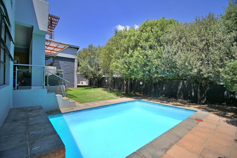 4 Bedroom Property for Sale in Waterfall Country Village Gauteng