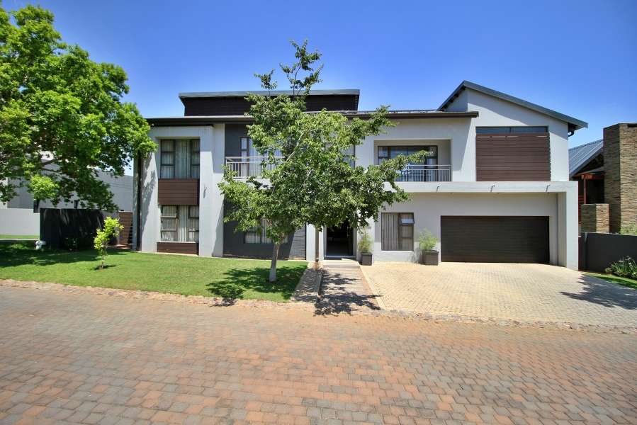 4 Bedroom Property for Sale in Waterfall Country Village Gauteng
