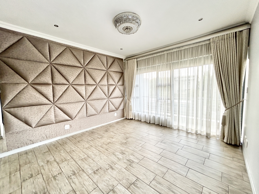 To Let 4 Bedroom Property for Rent in Midstream Estate Gauteng