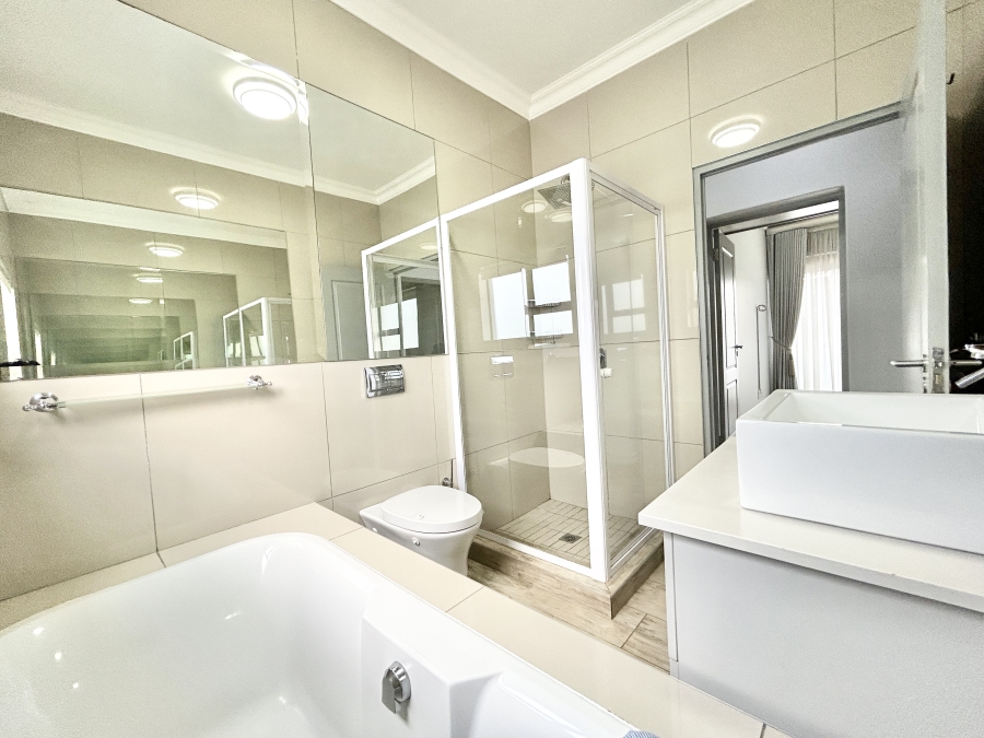 To Let 4 Bedroom Property for Rent in Midstream Estate Gauteng