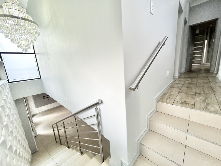 To Let 4 Bedroom Property for Rent in Midstream Estate Gauteng