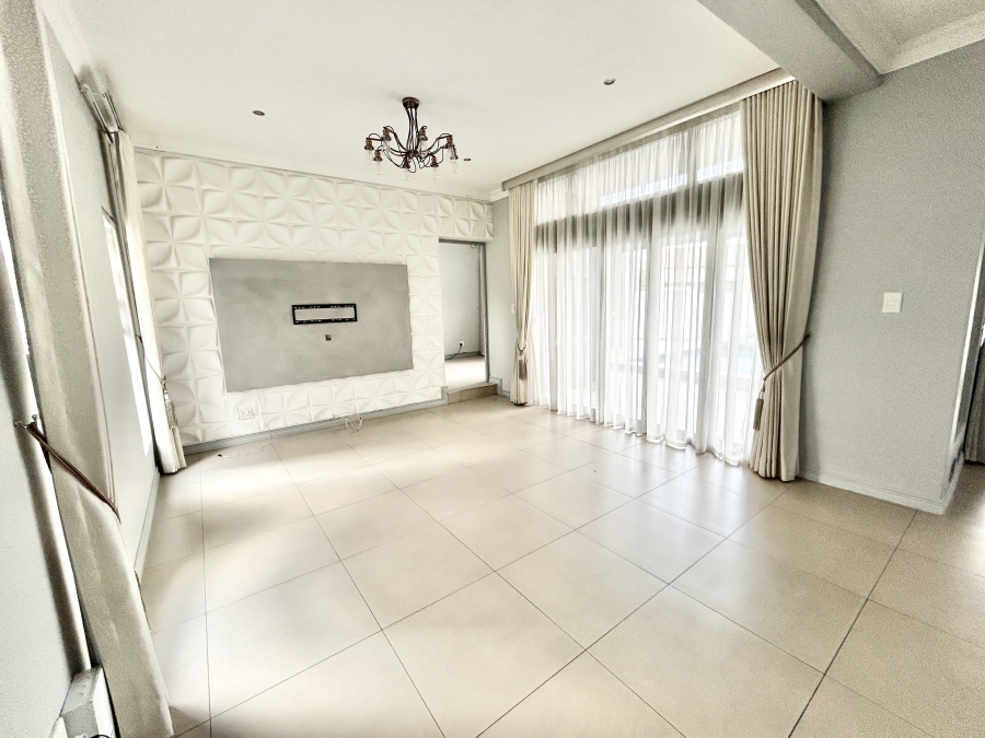 To Let 4 Bedroom Property for Rent in Midstream Estate Gauteng
