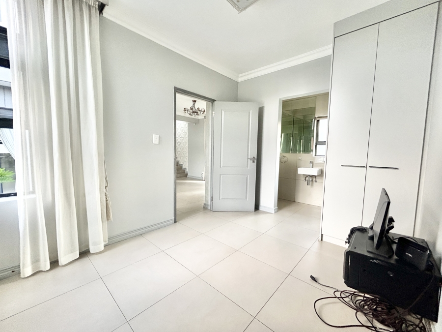 To Let 4 Bedroom Property for Rent in Midstream Estate Gauteng