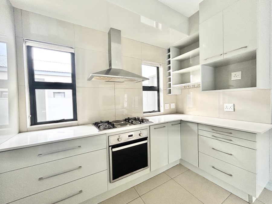 To Let 4 Bedroom Property for Rent in Midstream Estate Gauteng