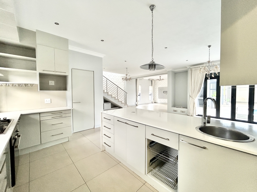 To Let 4 Bedroom Property for Rent in Midstream Estate Gauteng