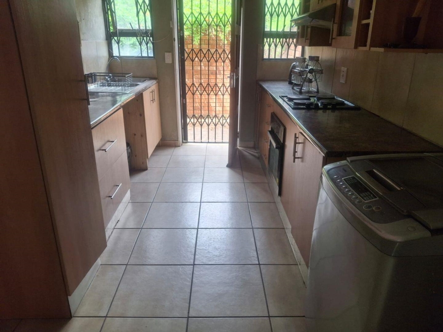 2 Bedroom Property for Sale in Florida Lake Gauteng