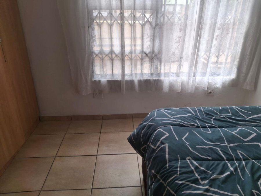 2 Bedroom Property for Sale in Florida Lake Gauteng