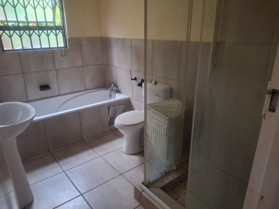 2 Bedroom Property for Sale in Florida Lake Gauteng