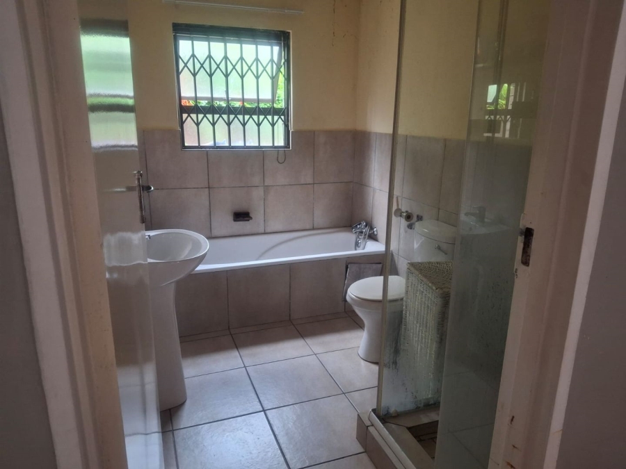 2 Bedroom Property for Sale in Florida Lake Gauteng