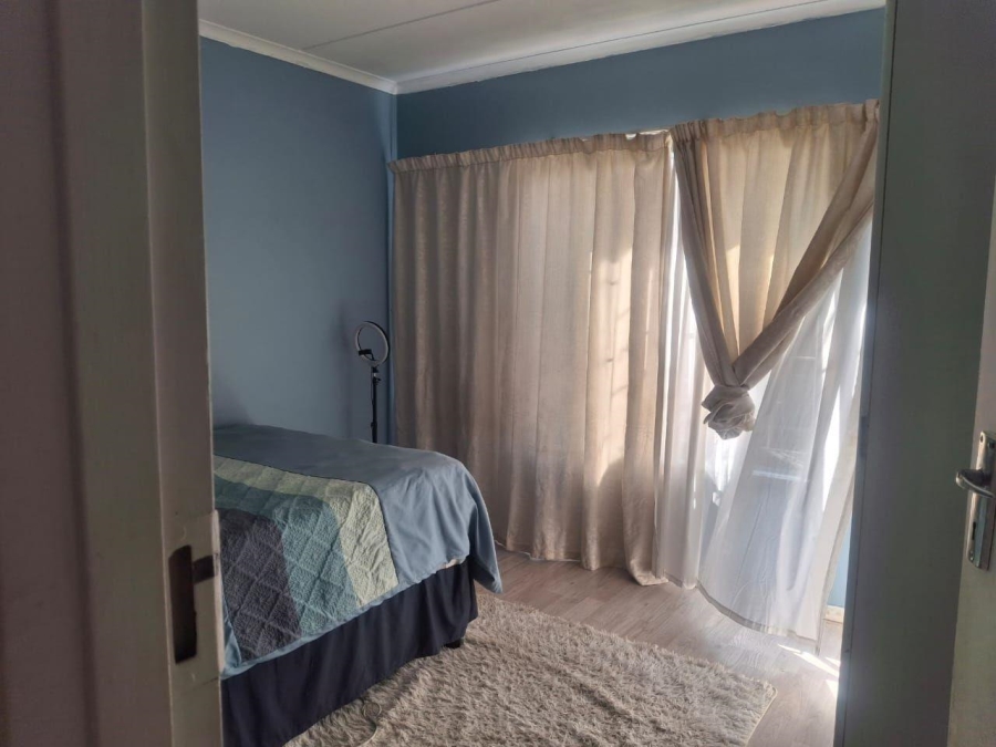 2 Bedroom Property for Sale in Florida Glen Gauteng