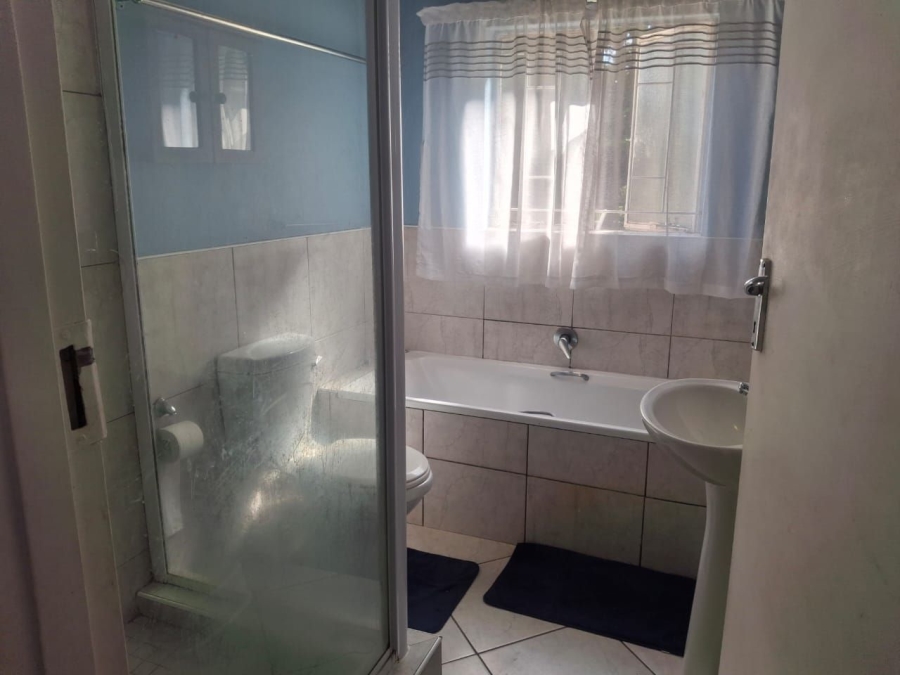 2 Bedroom Property for Sale in Florida Glen Gauteng