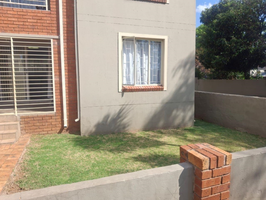 2 Bedroom Property for Sale in Florida Glen Gauteng