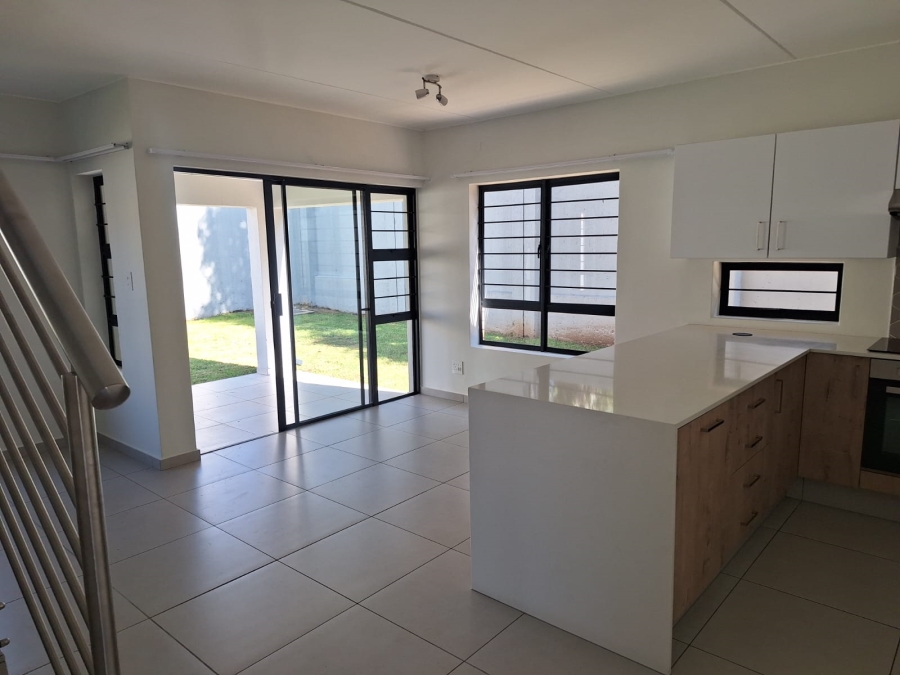 To Let 4 Bedroom Property for Rent in Fourways Gauteng