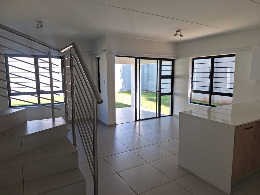 To Let 4 Bedroom Property for Rent in Fourways Gauteng