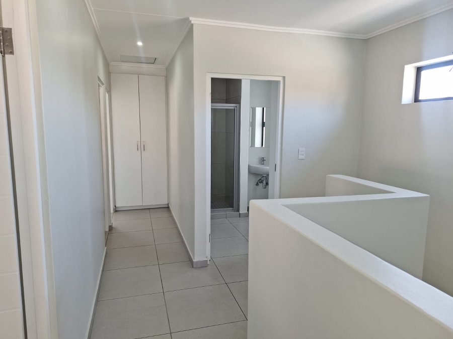 To Let 4 Bedroom Property for Rent in Fourways Gauteng