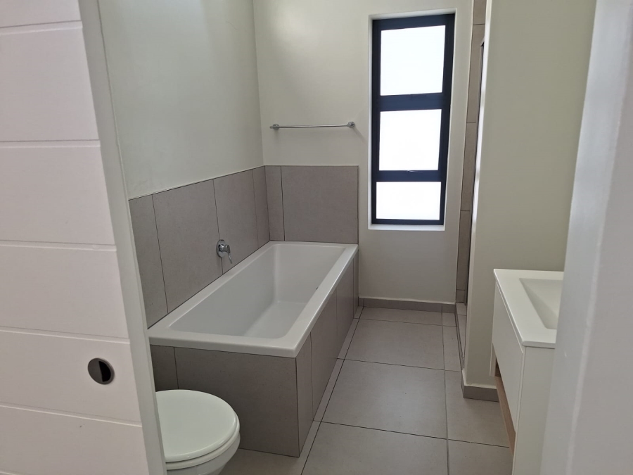 To Let 4 Bedroom Property for Rent in Fourways Gauteng